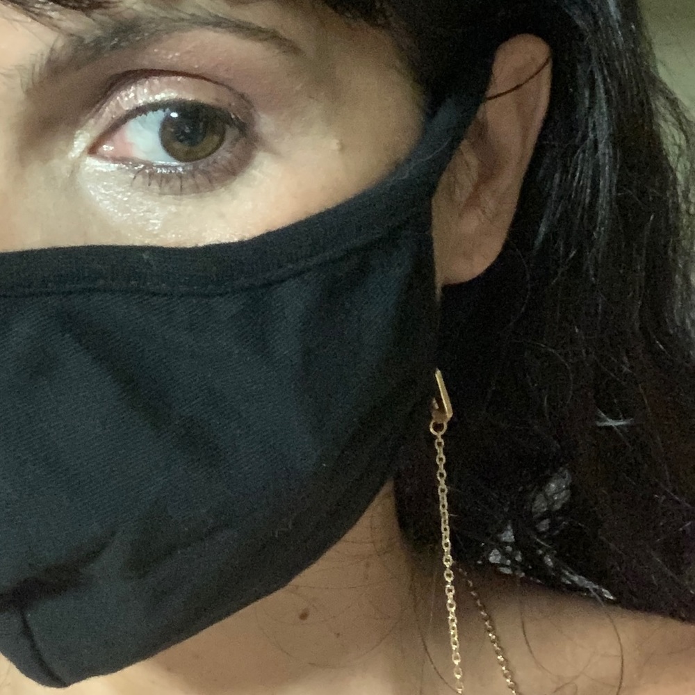 😷 (3/$25) Mask Chain - The "Gold Fish" - Picture 6 of 9
